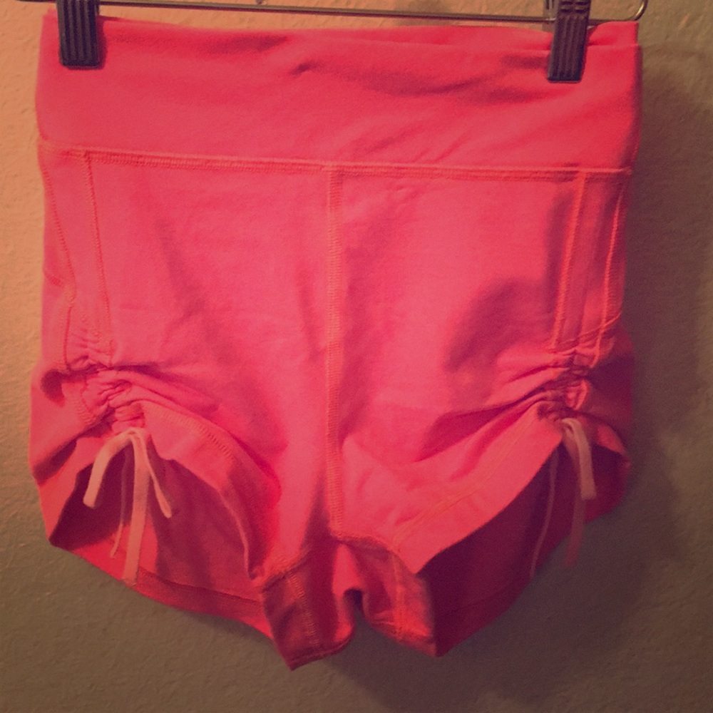 Lulú short